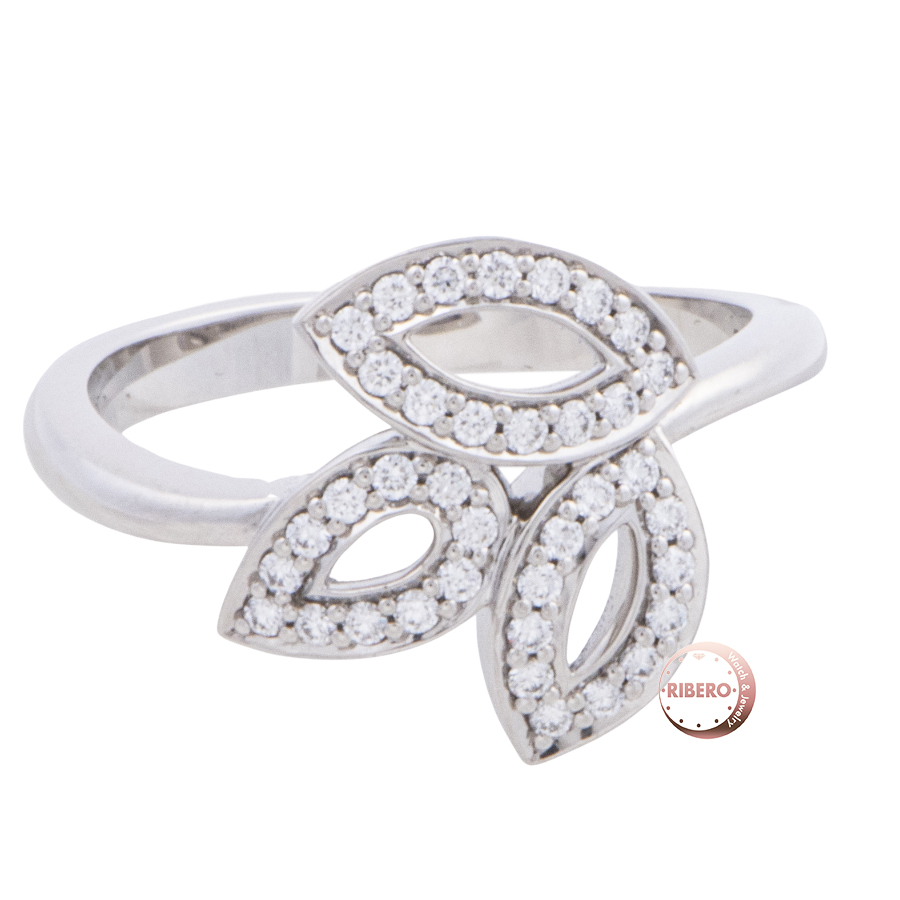 ハリーウィンストン リリークラスター ミニ リング 10号