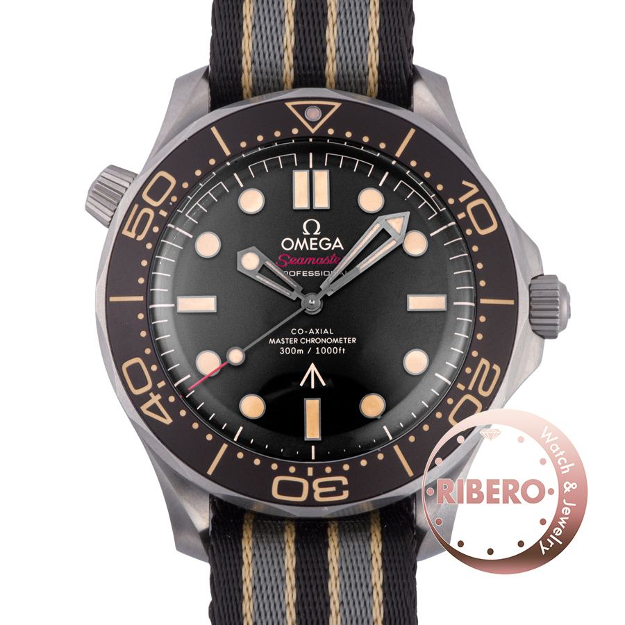 オメガ シーマスター ダイバー300 コーアクシャル マスター クロノメーター 007 エディション 210.92.42.20.01.001