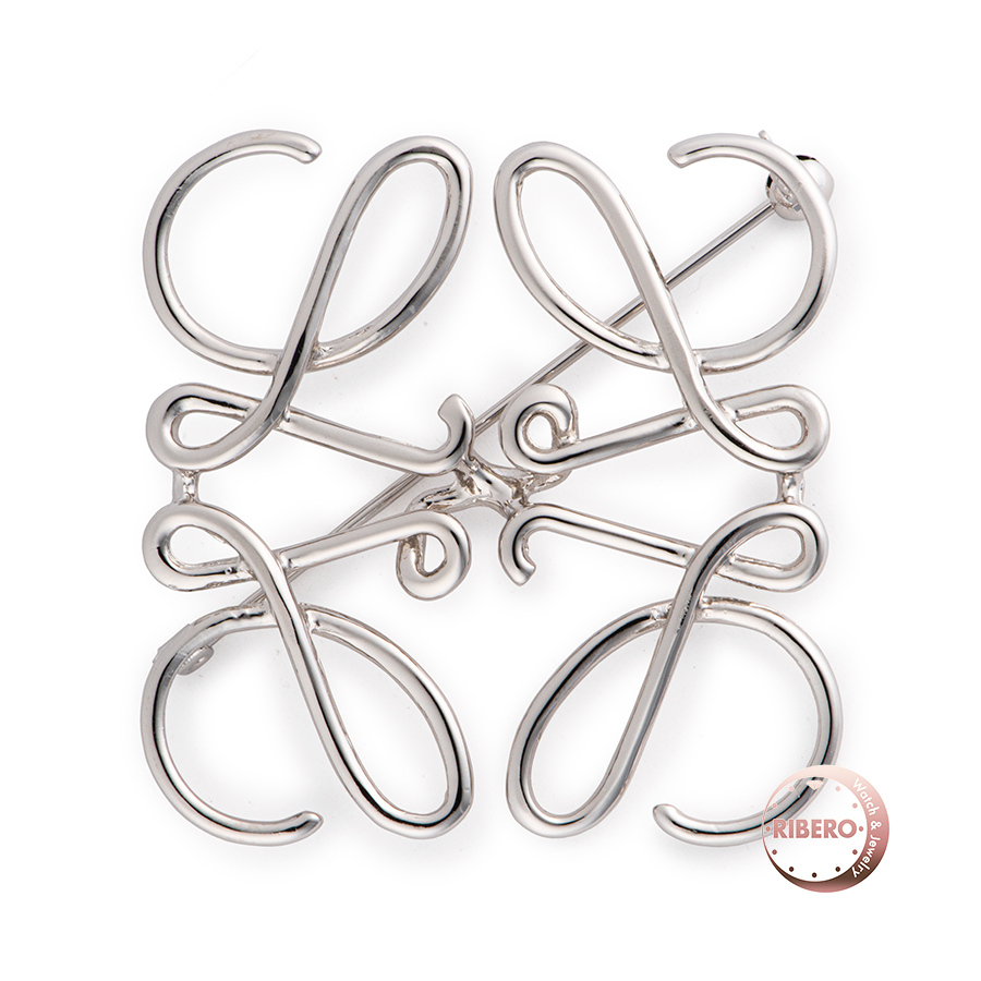 ロエベ アナグラム ブローチ