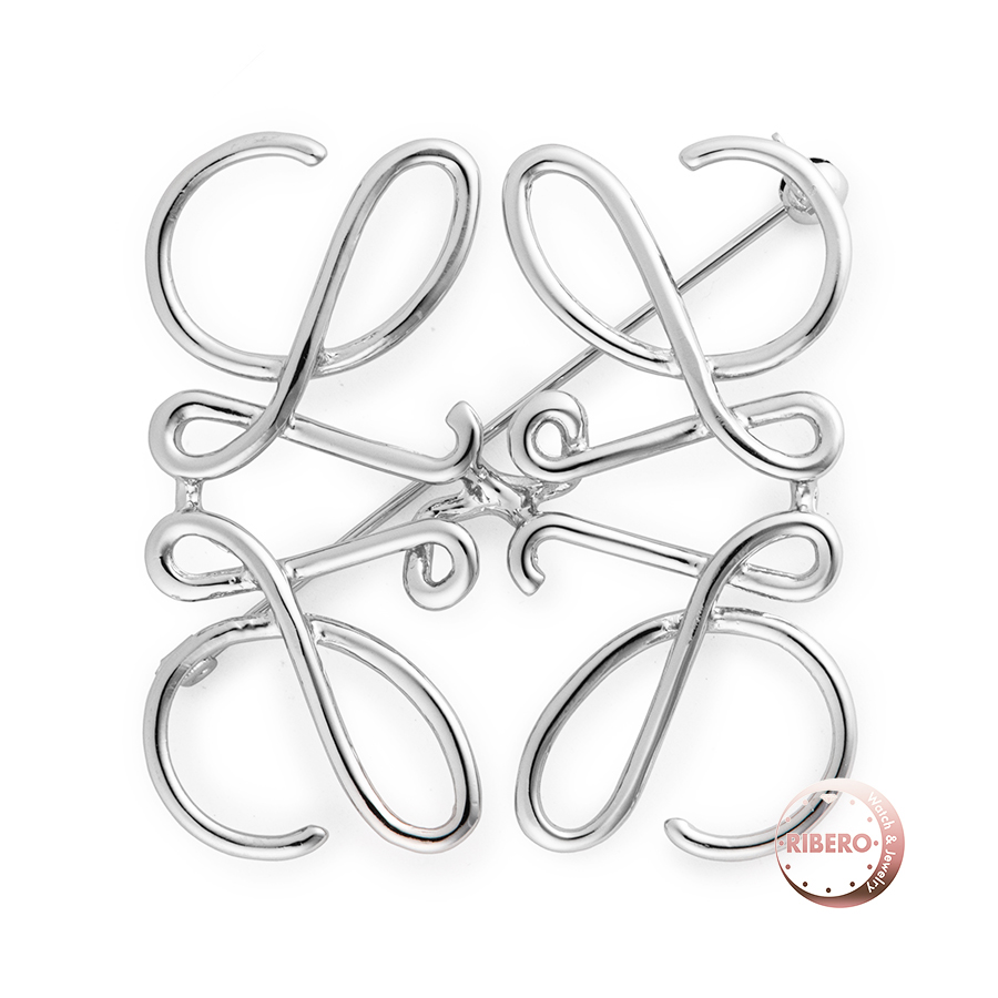 ロエベ アナグラム ブローチ