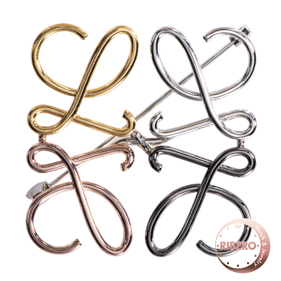 ロエベ アナグラム ブローチ