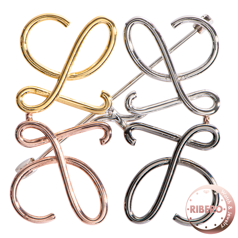 ロエベ アナグラム ブローチ